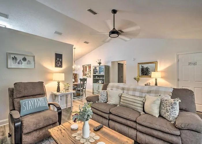 Serene Old Town Getaway Near Suwannee River!