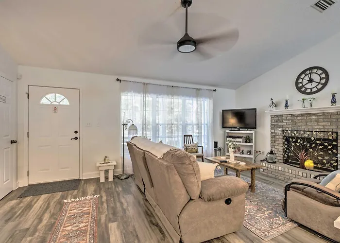 Serene Old Town Getaway Near Suwannee River!