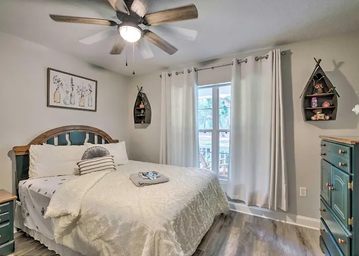 Serene Old Town Getaway Near Suwannee River!
